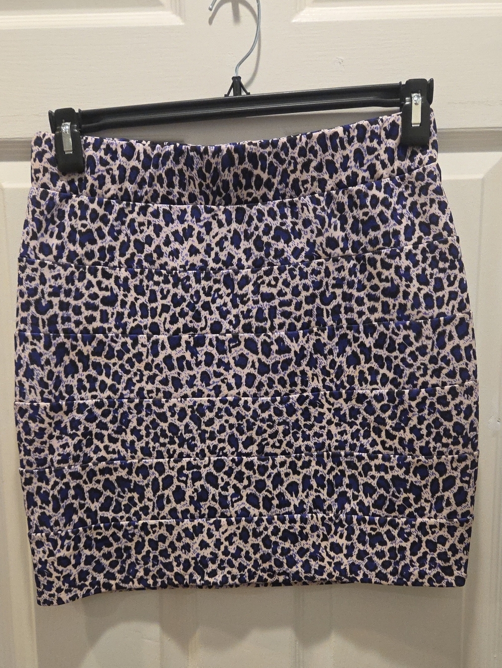 Forever 21 Blue and Cream Leopard Print Mini Skirt